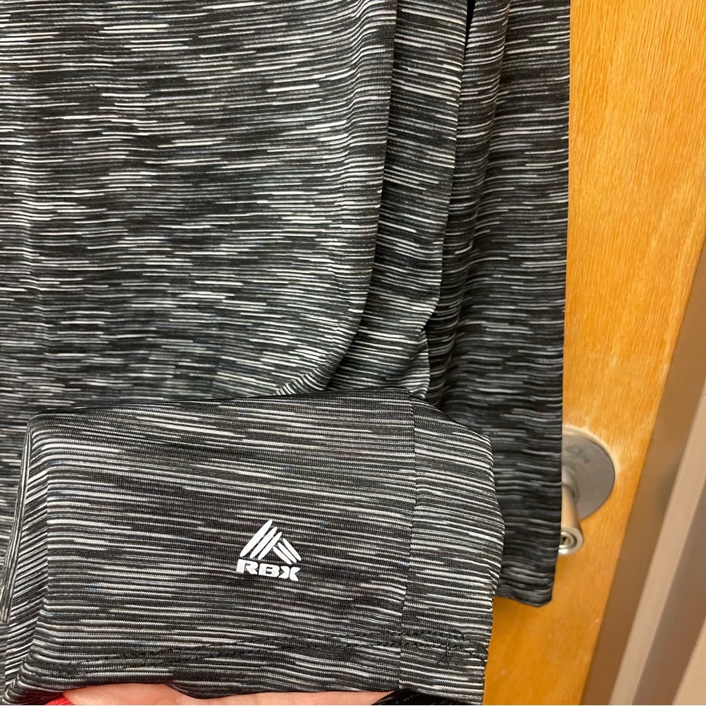 Reebok RBX performance Women’s 1X athletic shirt. Long sleeve X-Dri Black V neck - Picture 4 of 6